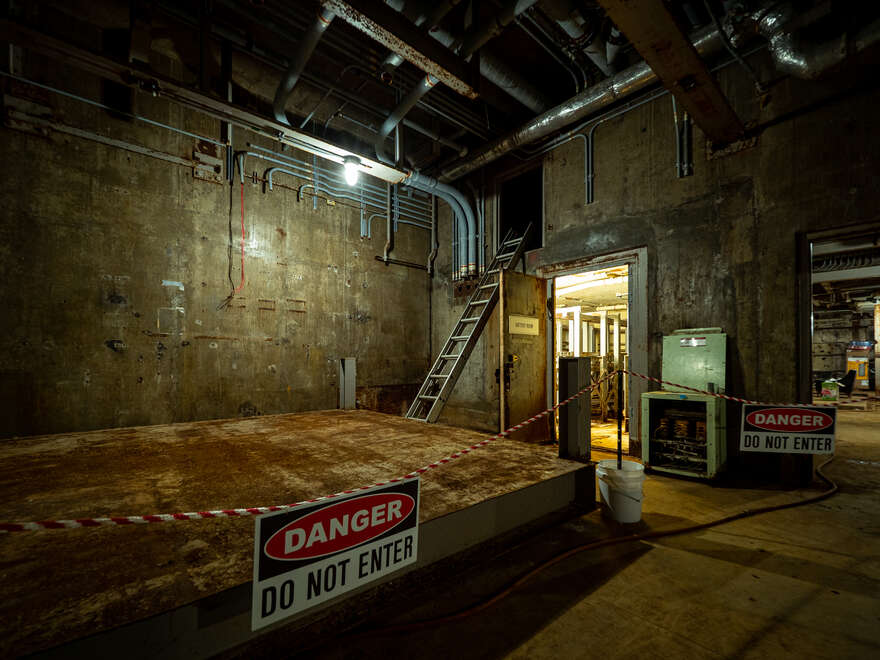 A room in the RSL-3 underground bunker. I wasn’t able to discover where the ladder leads to.